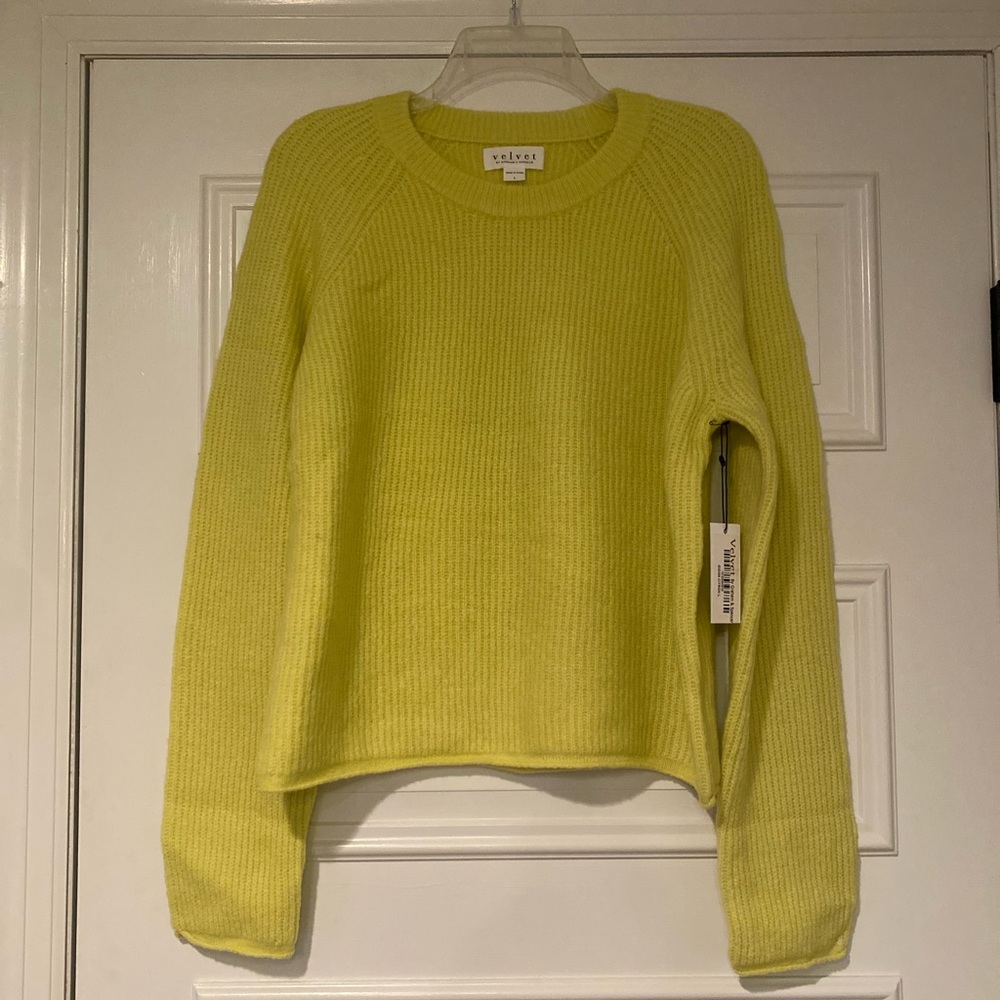 NWT Velvet By Graham & Spencer Women’s Gigi Citron Crewneck Sweater Cabincore - Picture 4 of 8